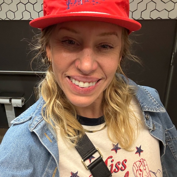 Meet your Posher, Shannon - Picture 3 of 4